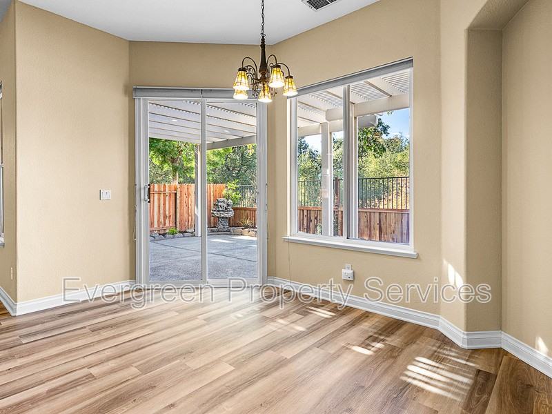 12021 Gold Pointe Ln - Photo 6 of 19