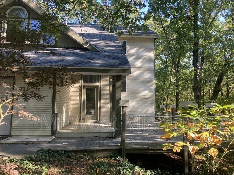 6803 Blue Ridge Dr Ne - Photo 2 of 37