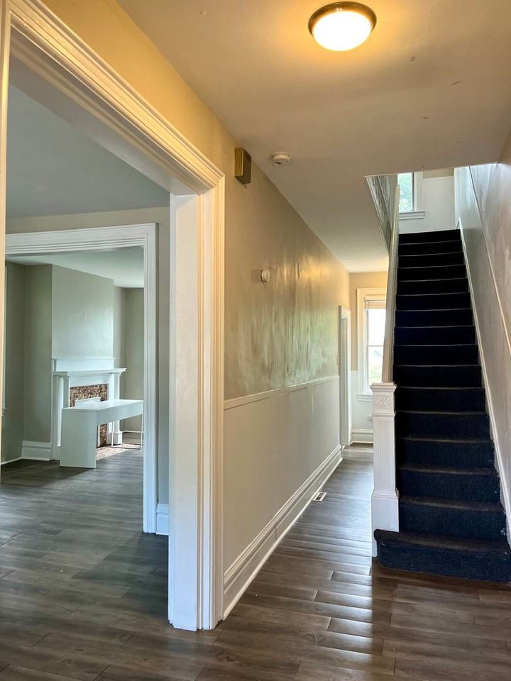 145 Meridan St - Photo 3 of 17