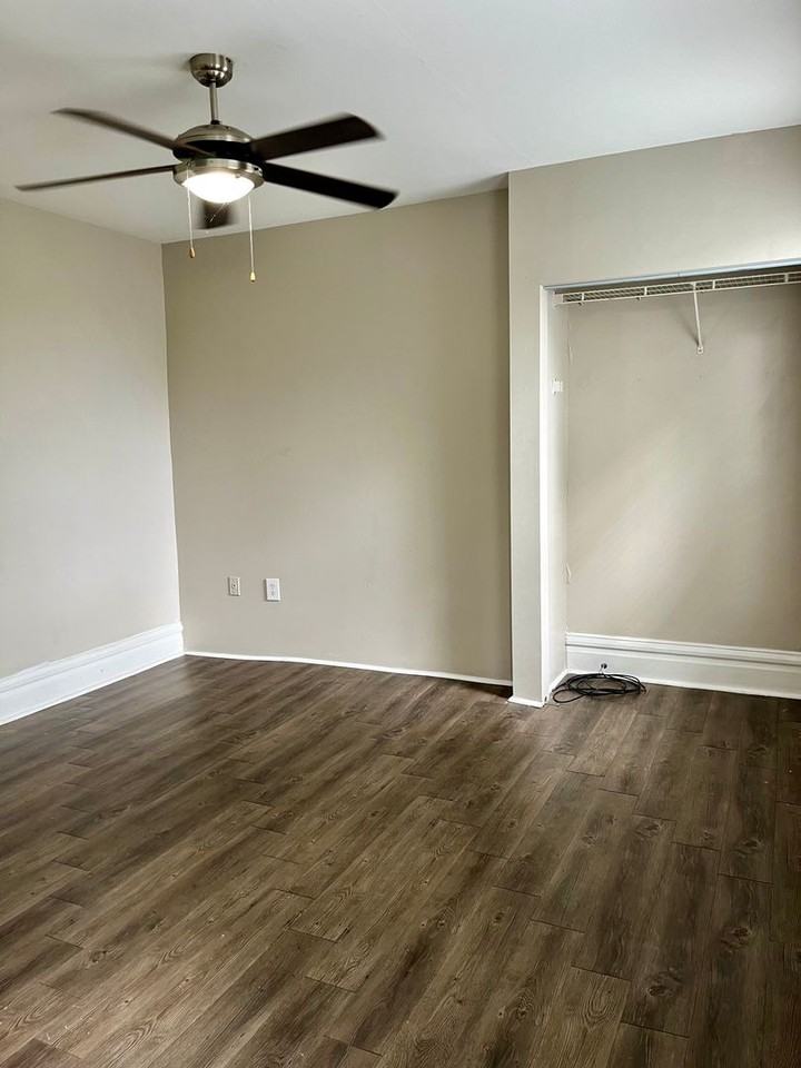 145 Meridan St - Photo 5 of 17