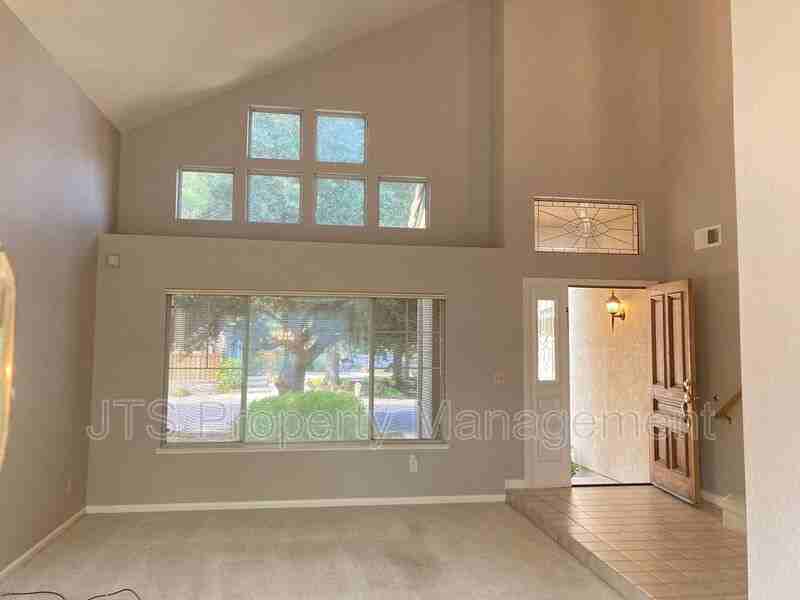 102 Thorndike Way - Photo 3 of 20