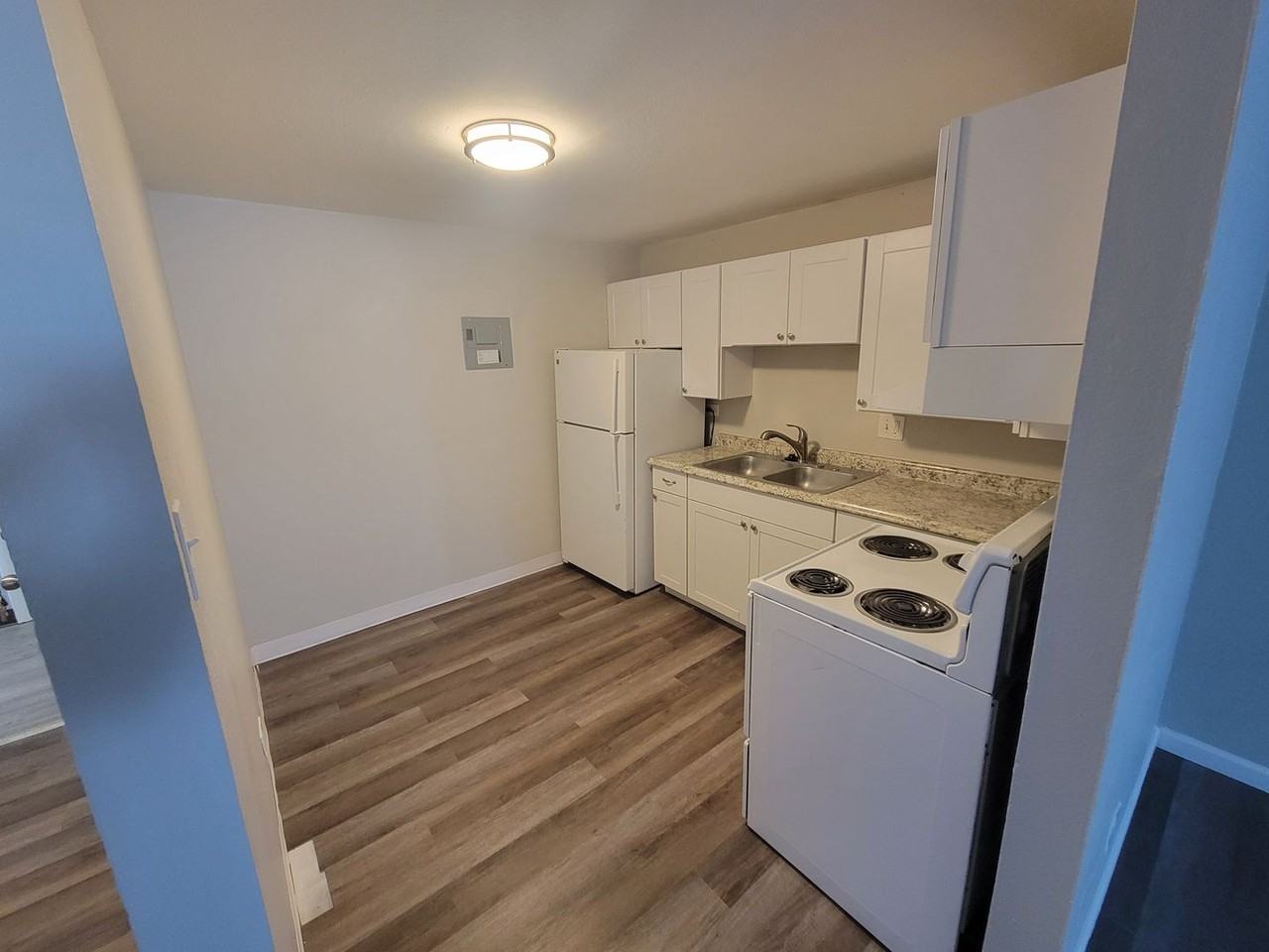Move In, Save Big on our Studio, 1 & 2 Bedroom Apartments in Denver! - Photo 4 of 13