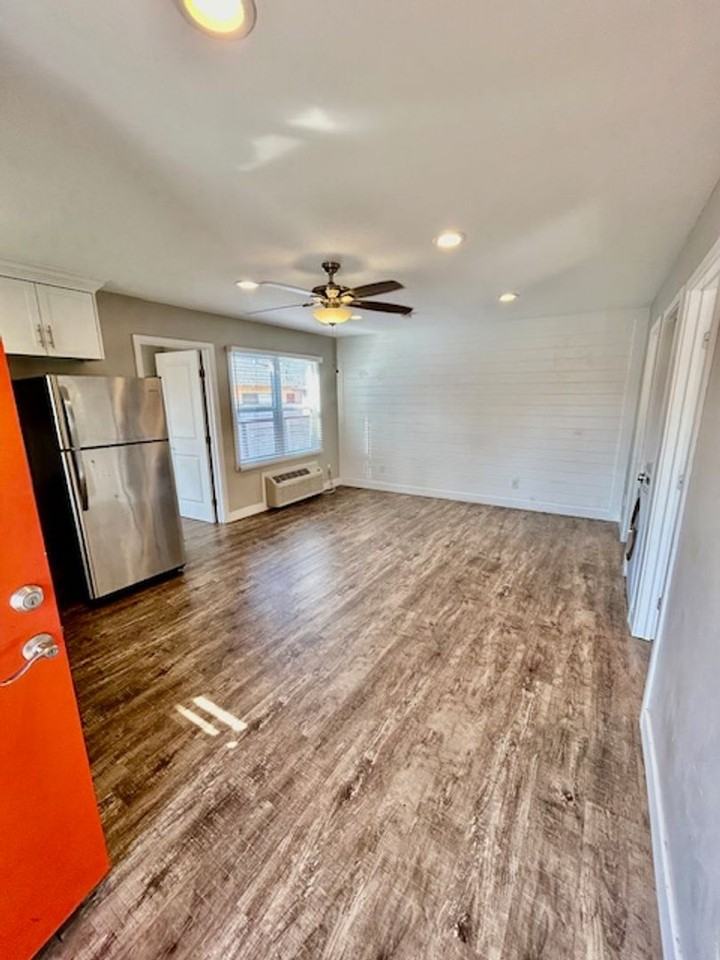 4046 Illinois St - Photo 4 of 13