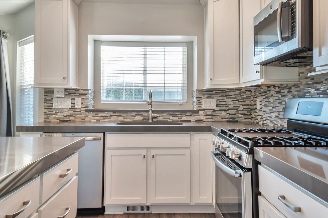 9361 S Michal Robert Ln - Photo 6 of 28