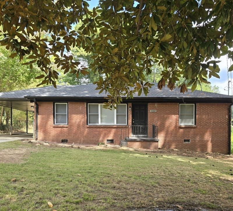 1142 Valley View Rd Se - Photo 3 of 30