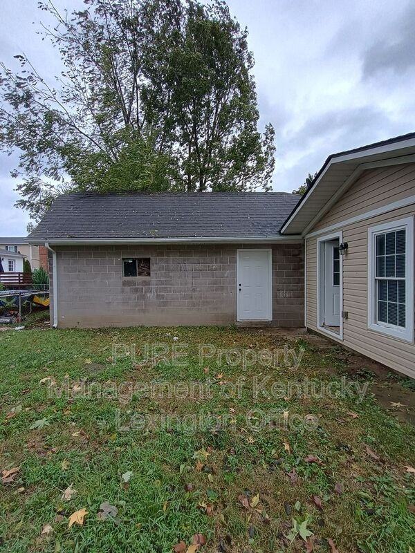 1923 Brent St - Photo 2 of 24