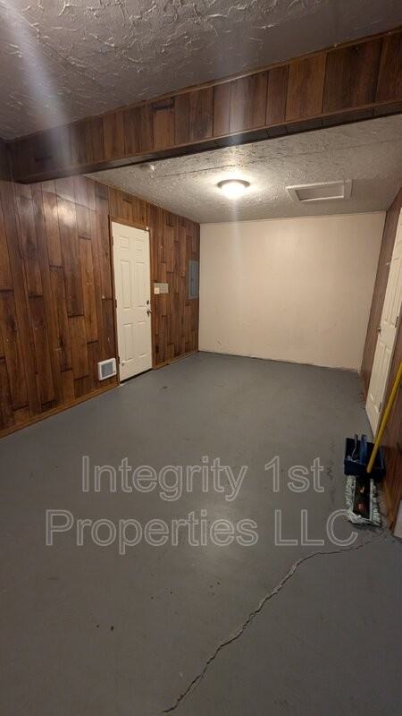 7408 E 109th St - Photo 5 of 13