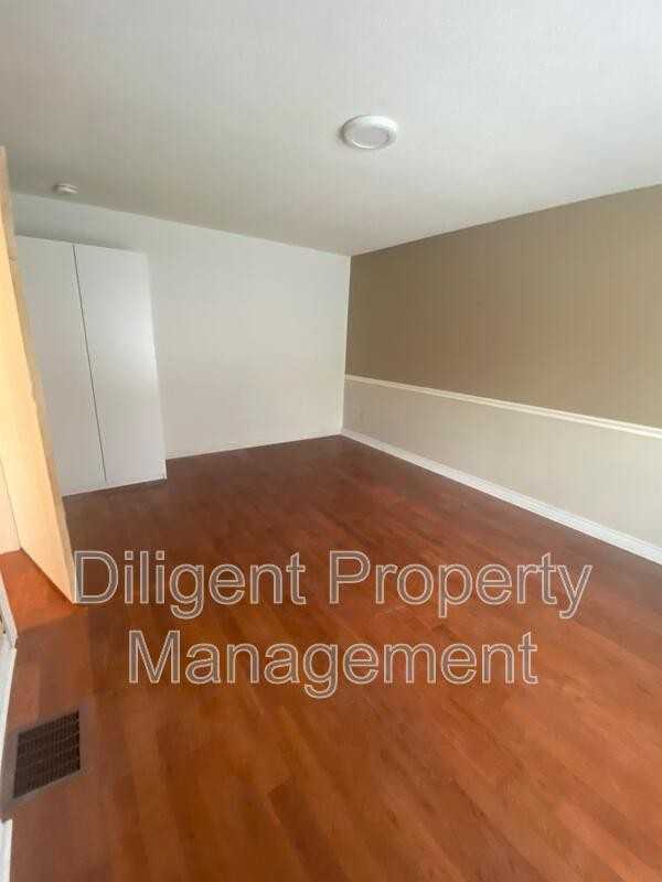 1103 Huntington Cir #5 - Photo 2 of 15