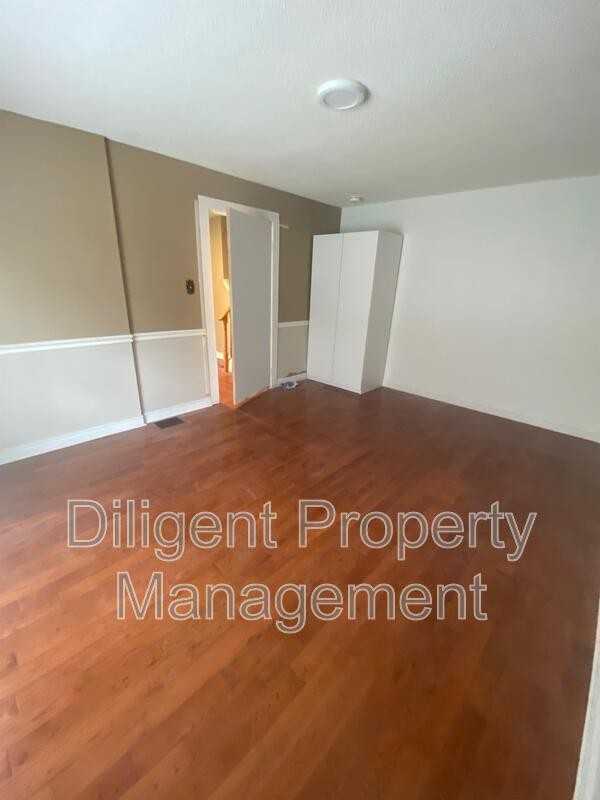 1103 Huntington Cir #5 - Photo 7 of 15