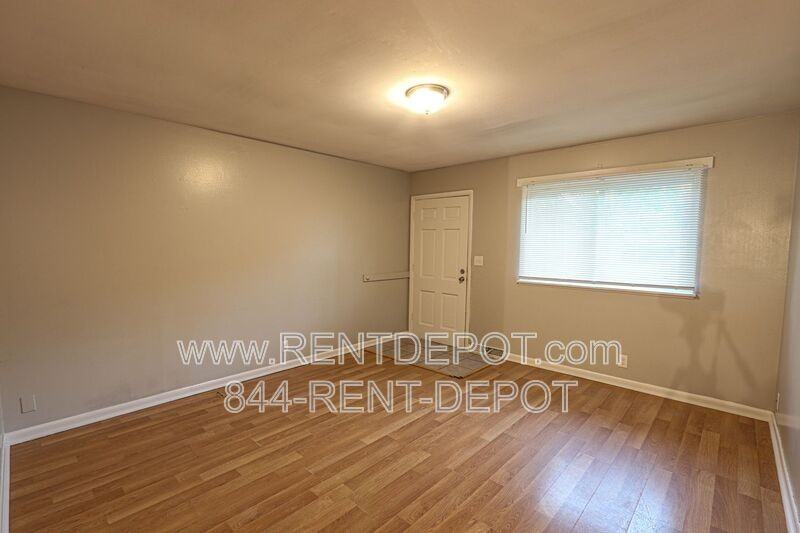 1213 S Lombard Ave - Photo 3 of 18