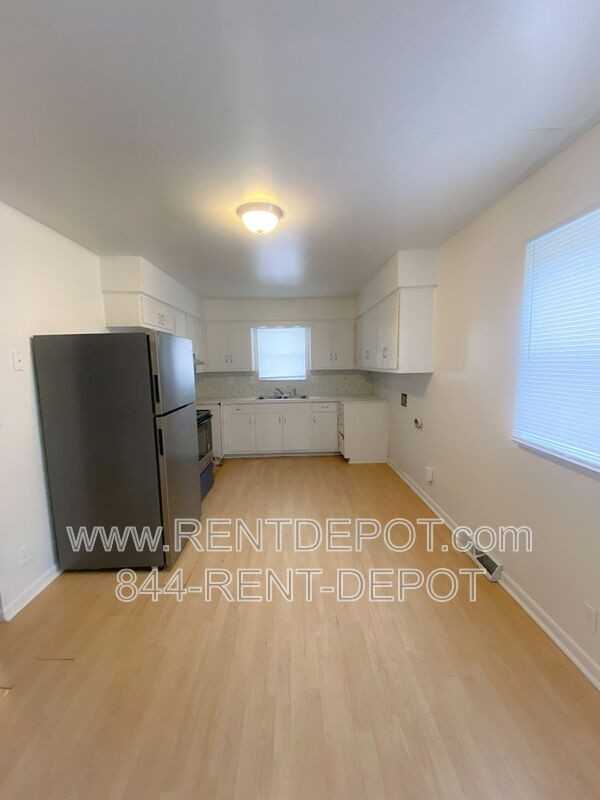 1213 S Lombard Ave - Photo 4 of 18