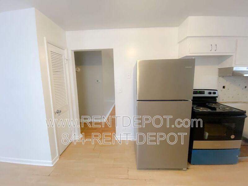 1213 S Lombard Ave - Photo 5 of 18