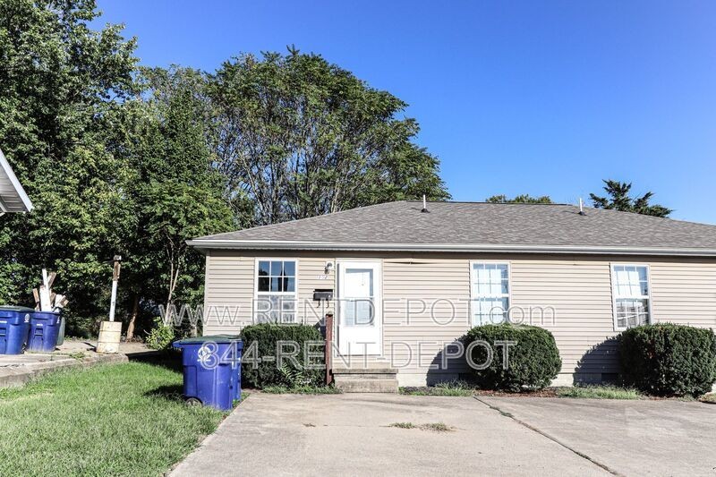 102 N Seminary St - Photo 2 of 11