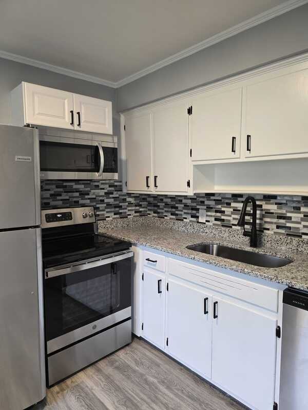 2922 Skyline Rd - Photo 2 of 16