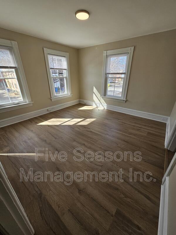 100 N Champlain St - Photo 2 of 13