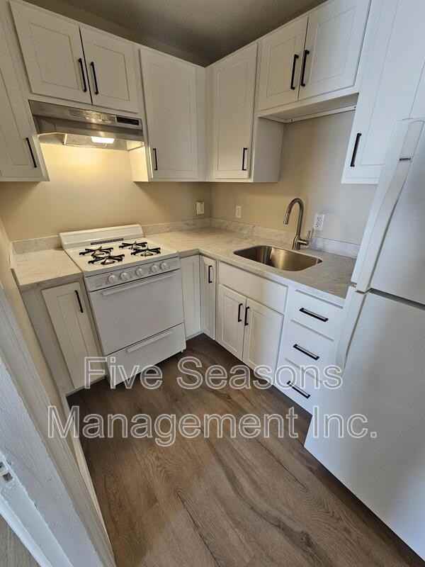 100 N Champlain St - Photo 4 of 13