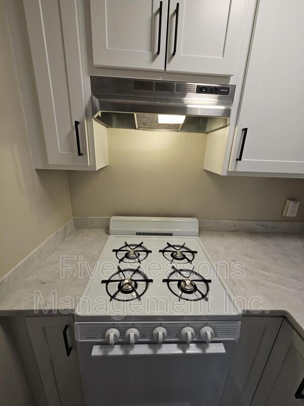 100 N Champlain St - Photo 7 of 13