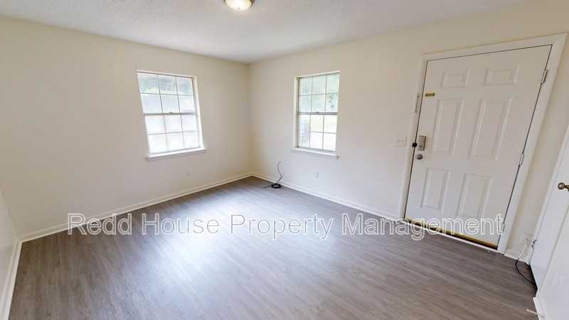 901 E Grubbs St - Photo 3 of 21