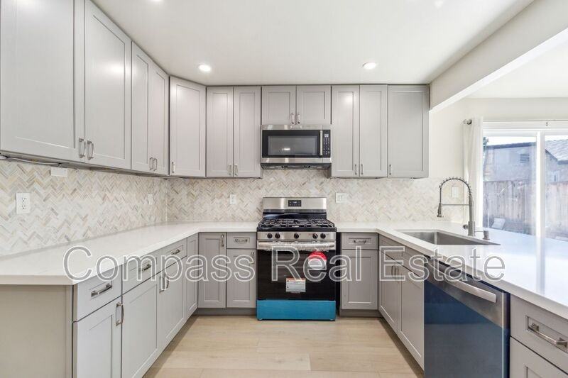 688 Anvil Ct - Photo 2 of 20