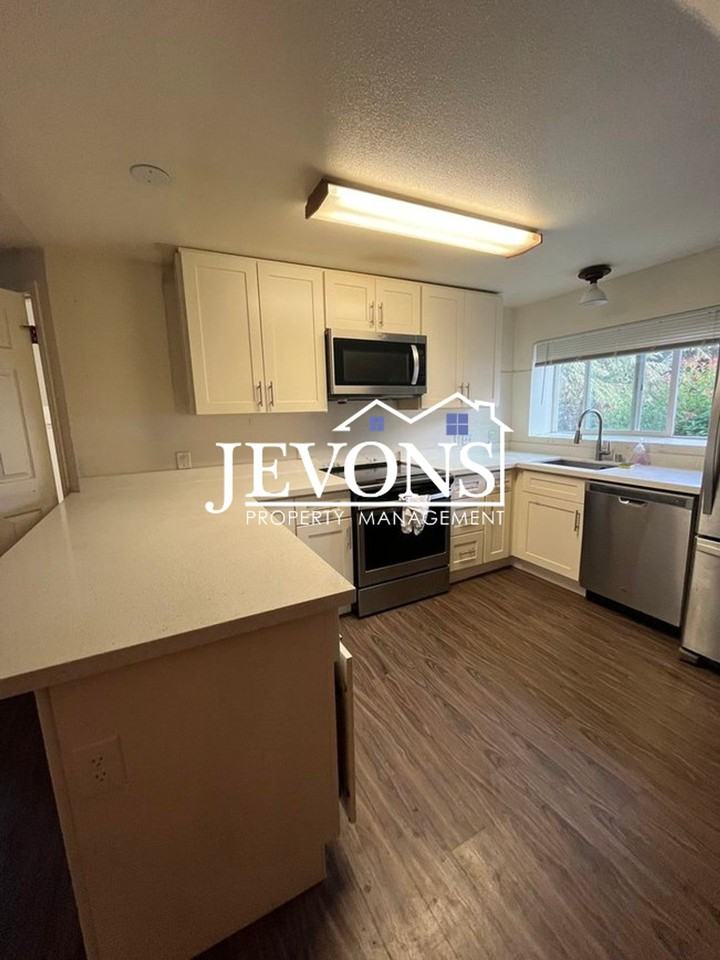10649 Des Moines Memorial Dr S #2 - Photo 3 of 50