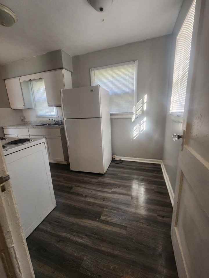 3519 N Sherman Dr - Photo 6 of 17