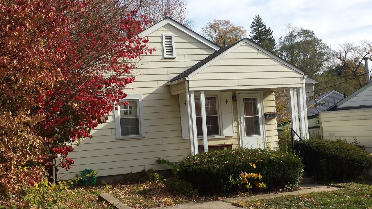 307 Asher St - Photo 2 of 2