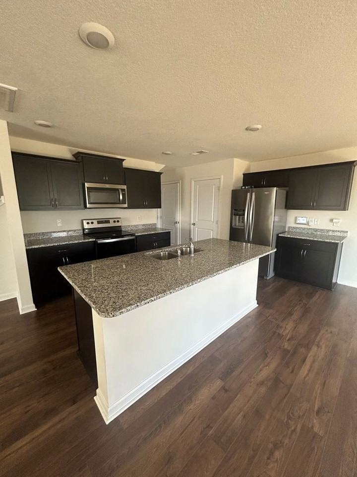 2320 Beacon Rd - Photo 3 of 12