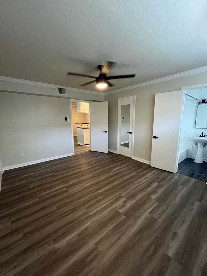 Dream Montrose - Photo 7 of 19