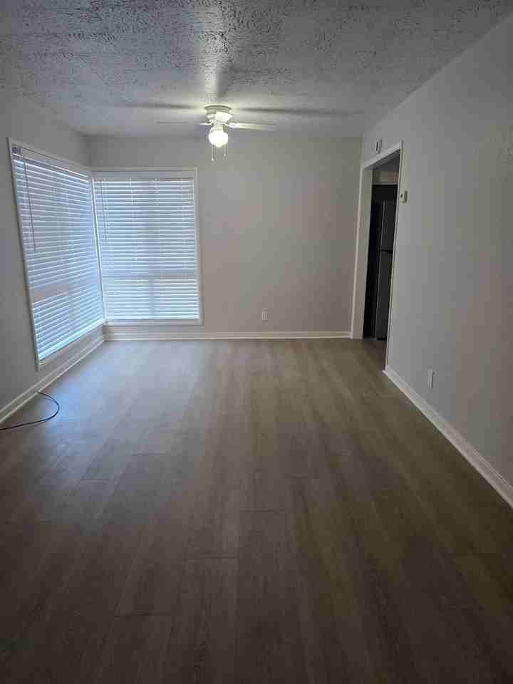 515 Richardson St - Photo 3 of 7