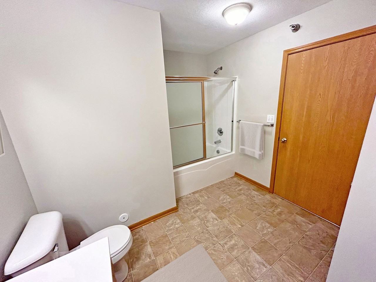 3821 Tiverton Ct - Photo 5 of 13