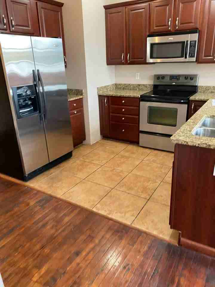 305 S Lincoln St #B - Photo 4 of 20