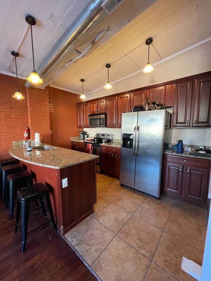 305 S Lincoln St #D - Photo 3 of 20