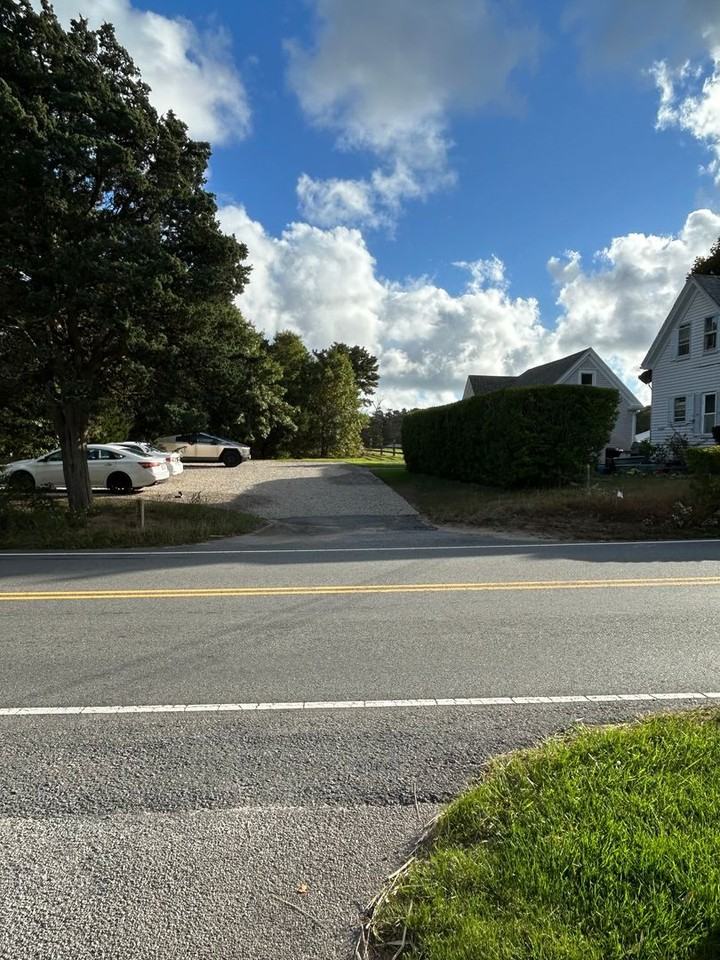 339 Queen Anne Rd - Photo 2 of 10