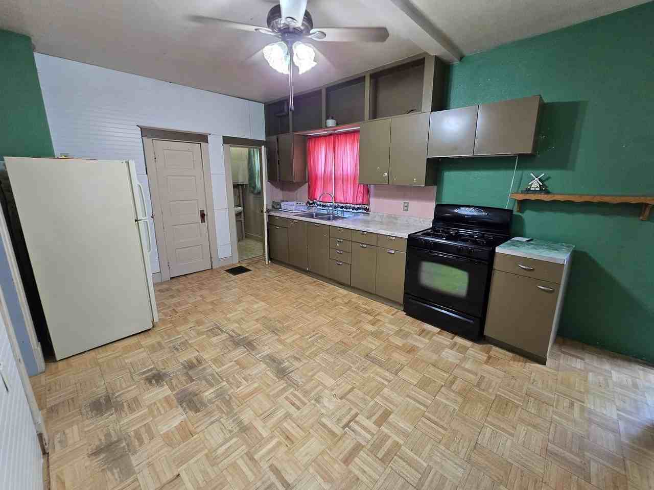 2203 Villa Ave - Photo 2 of 10