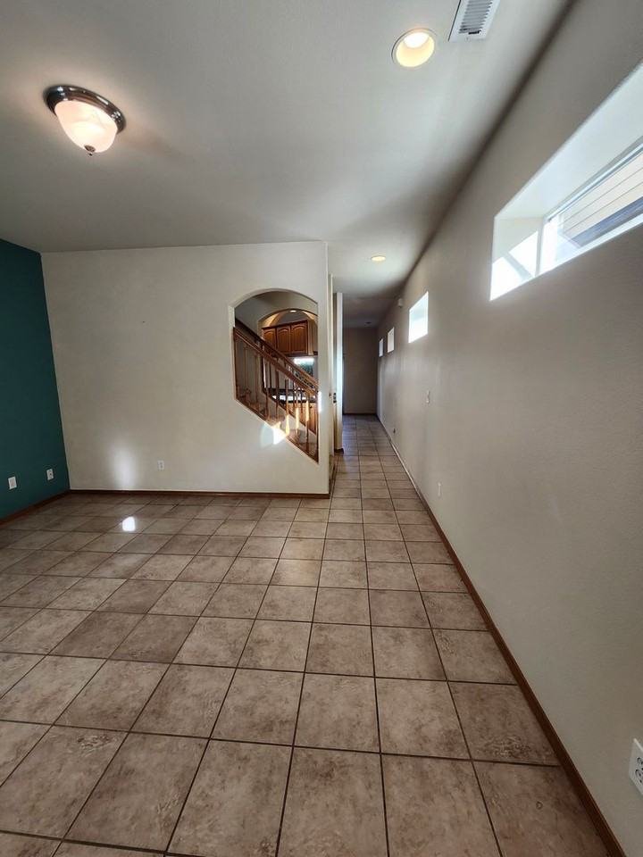 163 Keene Rd - Photo 3 of 22