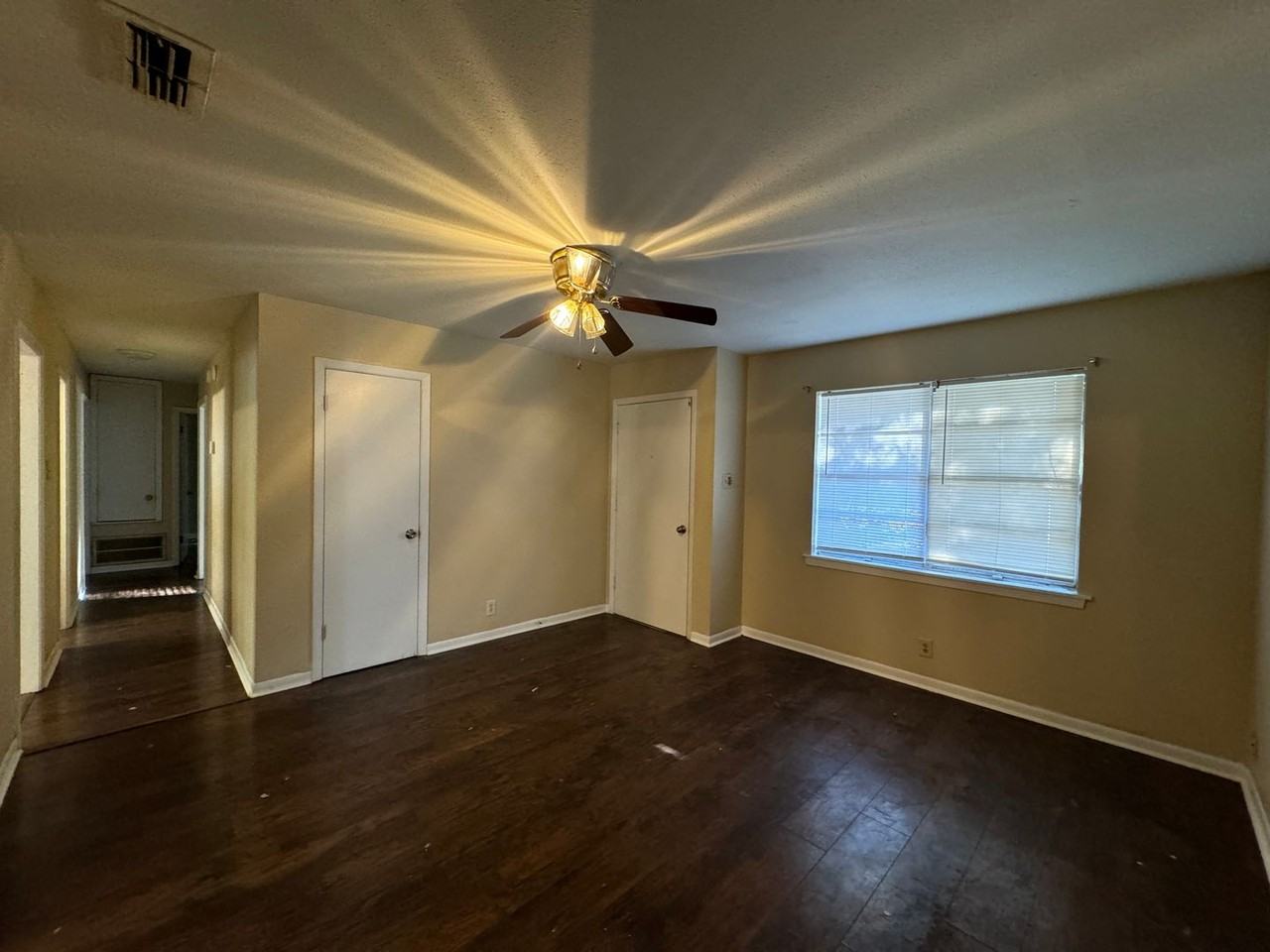 4540 Alton St - Photo 3 of 9