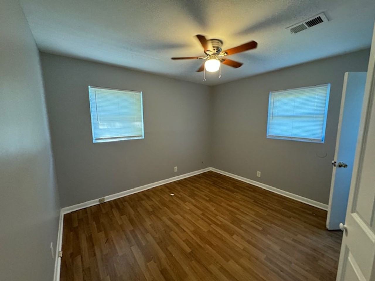 650 American Blvd - Photo 2 of 3