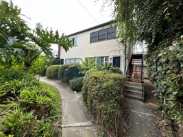 featured image of 445 Ravina St