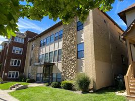 featured image of 16 E Gorham St