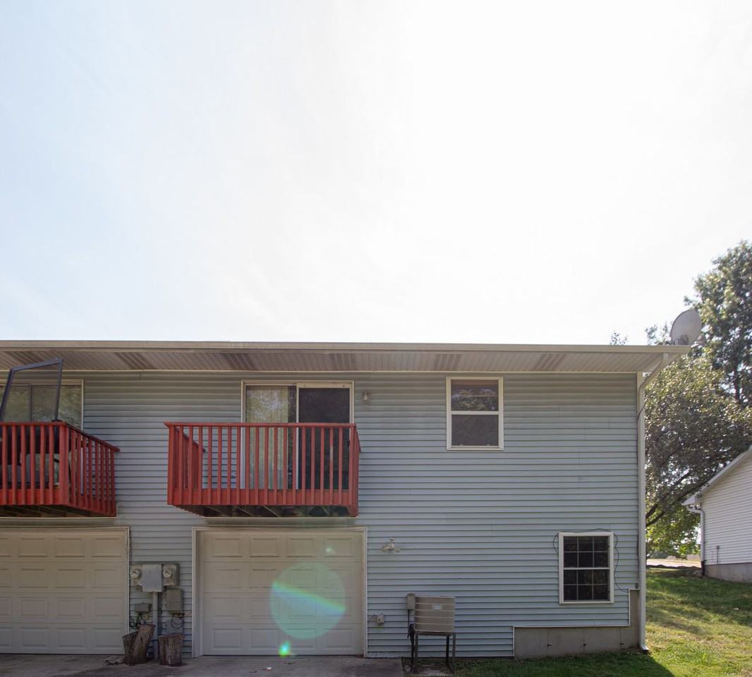 1081-1083 Roseta Ave - Photo 3 of 8