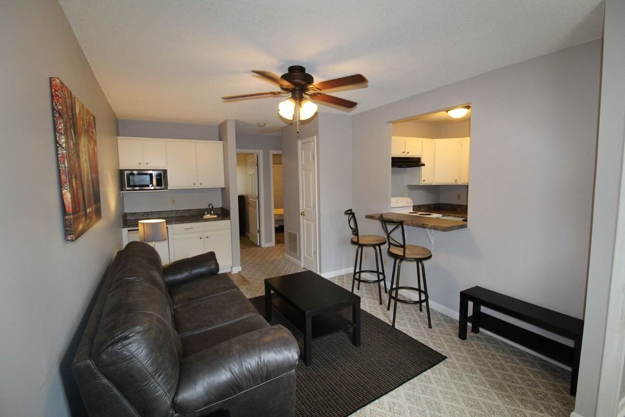 1330 Bradley Dr - Photo 4 of 11