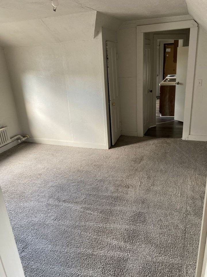 529 S Webster Ave - Photo 3 of 7