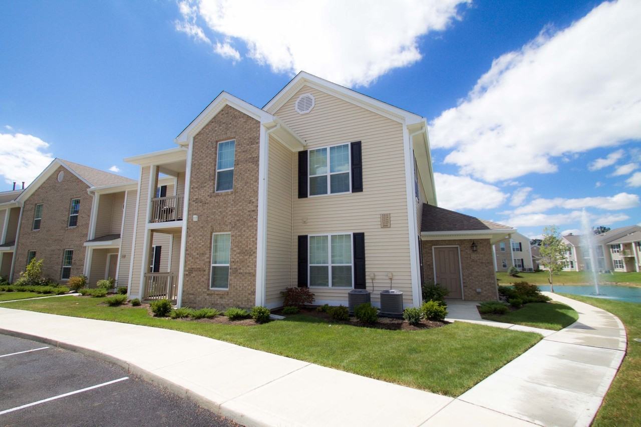 Avery Brooke Apartments - Photo 2 of 26