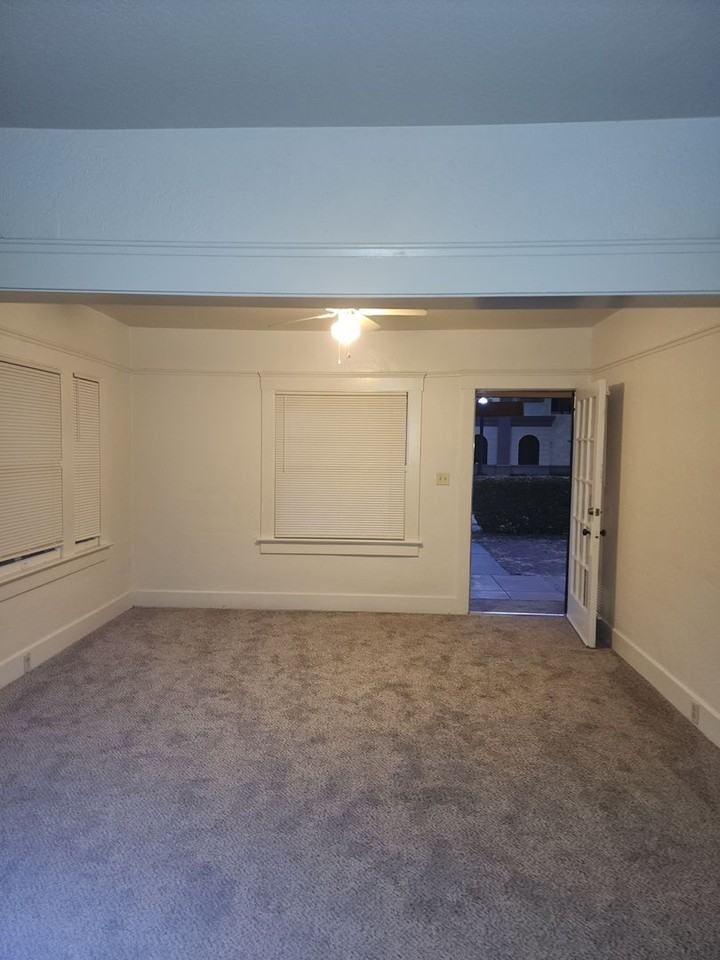 629 16th St - Photo 3 of 19