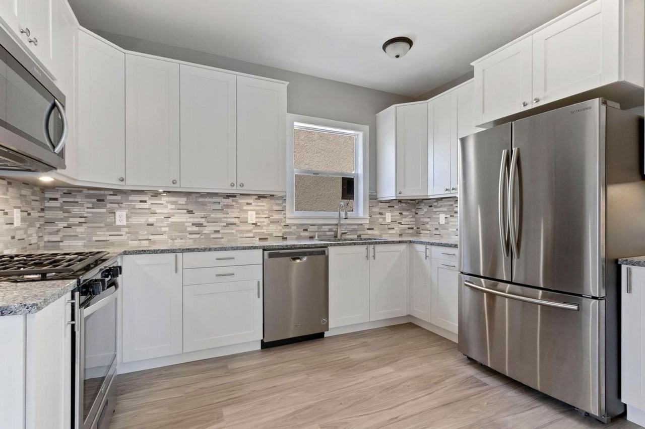 1132 Selby Ave - Photo 2 of 9