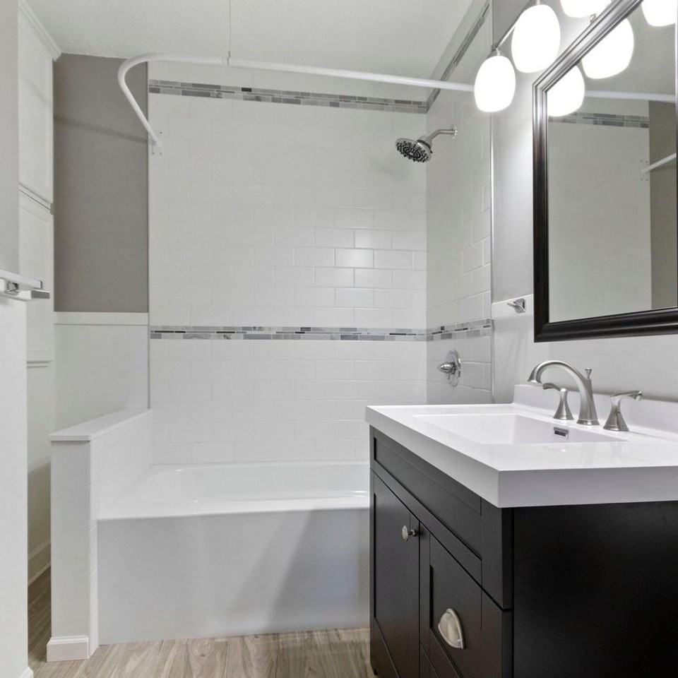 1132 Selby Ave - Photo 5 of 9