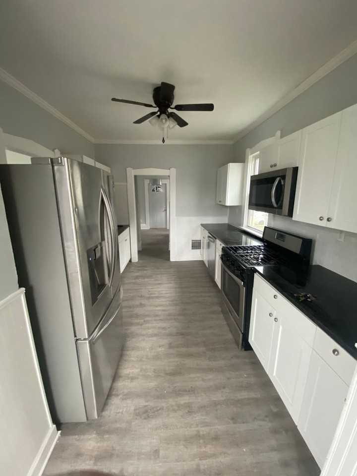 1510 Indianola Ave - Photo 2 of 15