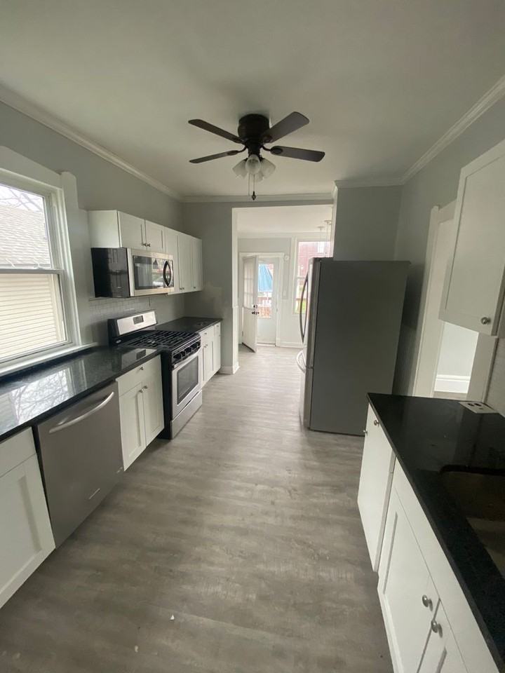 1510 Indianola Ave - Photo 3 of 15