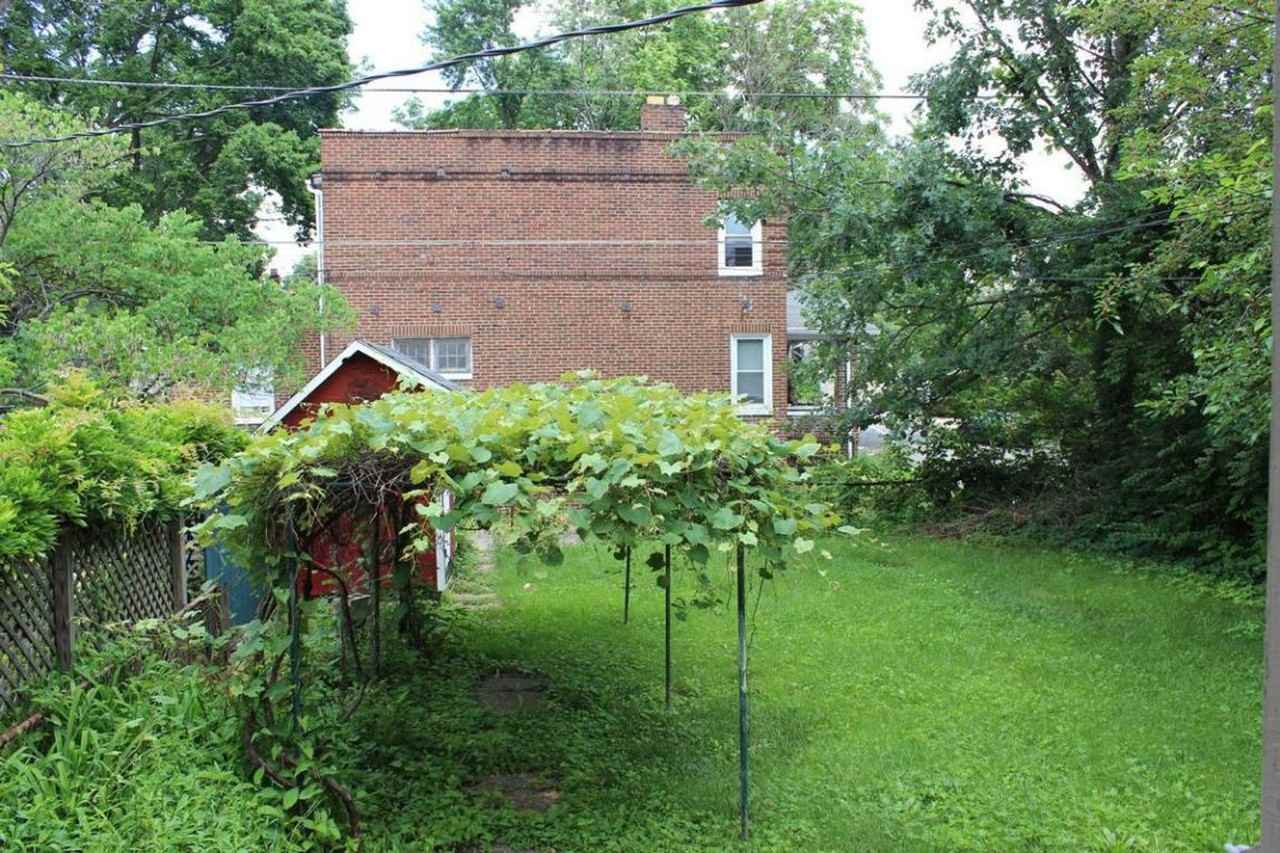 114 E Oakland Ave - Photo 4 of 26