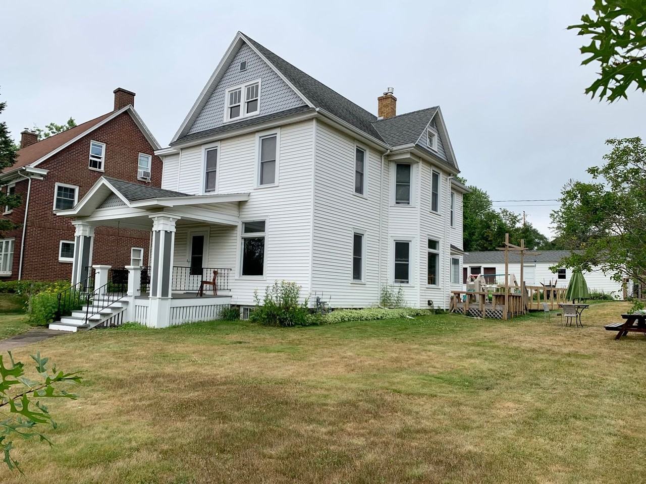 1941 Woodland Ave - Photo 2 of 15